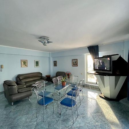 Luanaapartments #1 โอโตเปนี ภายนอก รูปภาพ
