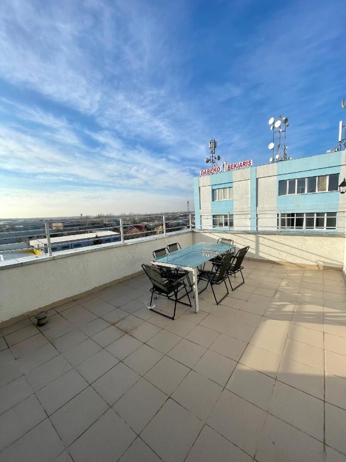 Luanaapartments #1 โอโตเปนี ภายนอก รูปภาพ