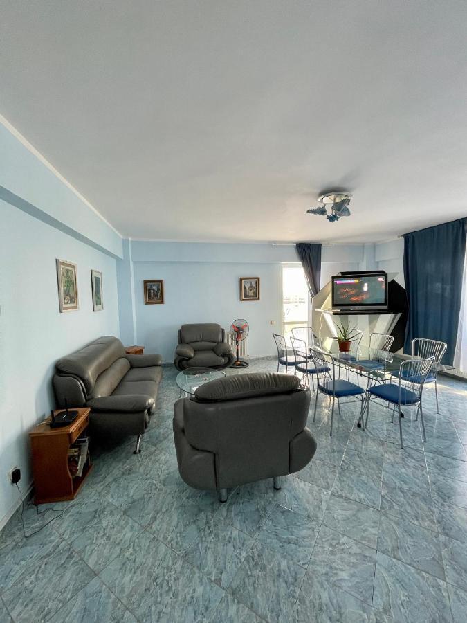 Luanaapartments #1 โอโตเปนี ภายนอก รูปภาพ